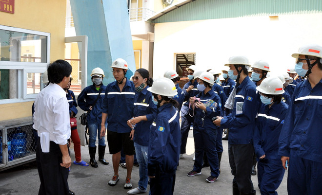 Thí điểm tour du lịch trải nghiệm thực tế "Một ngày làm thợ lò" ảnh 1