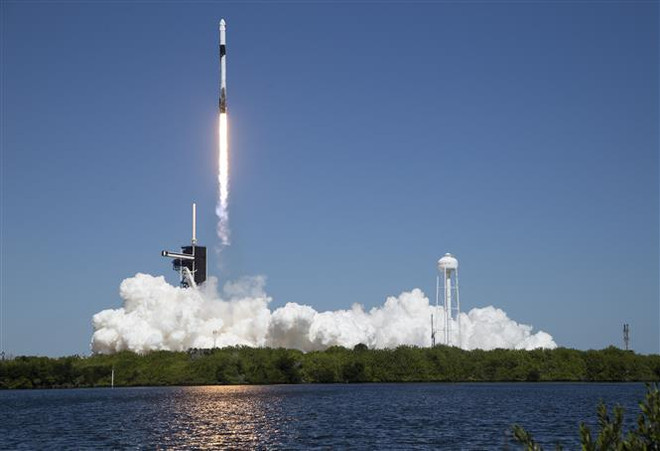 Mỹ phê duyệt kế hoạch triển khai 7.500 vệ tinh của SpaceX ảnh 1