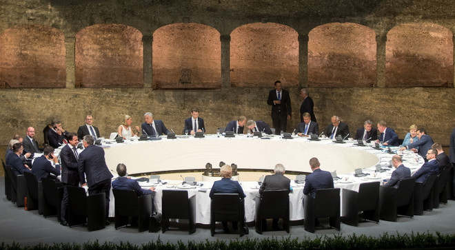 Chủ tịch EC "đánh phủ đầu" tại cuộc gặp các nhà lãnh đạo EU-Anh ảnh 1