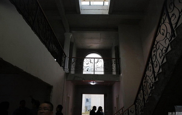 Ngỡ ngàng tòa nhà 5 tầng được in từ máy in 3D ở Trung Quốc ảnh 2