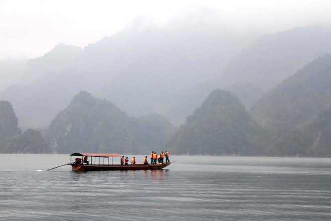 Vụ lật thuyền tại Sơn La: Việc tìm các nạn nhân gặp khó khăn ảnh 1