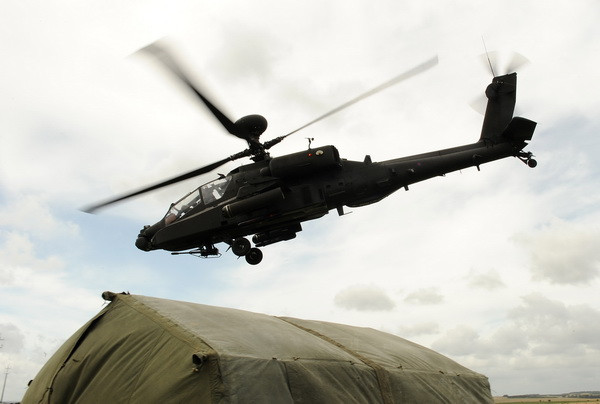 Mỹ hỗ trợ 10 trực thăng Apache cho Ai Cập chống khủng bố ảnh 1