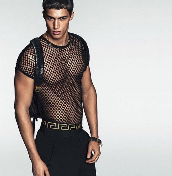 Nữ hoàng nhạc Pop Madonna tái ngộ Versace trong quảng cáo mới ảnh 8