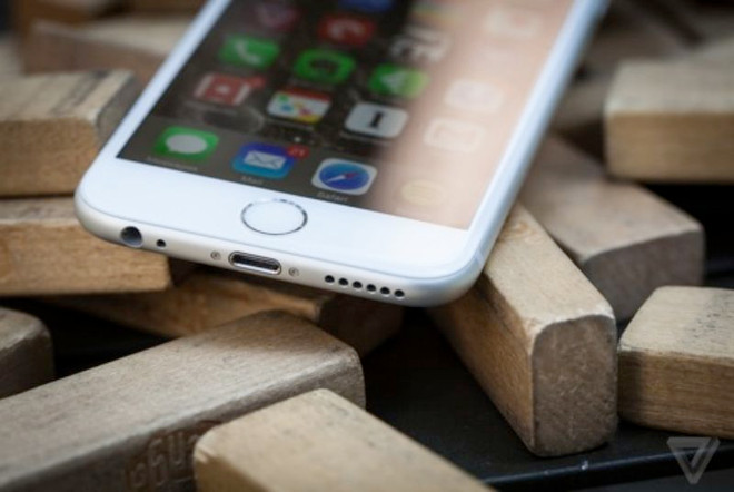 Apple sẽ sớm cho bên thứ ba sử dụng trực tiếp cổng Lightning ảnh 1