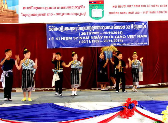 Hoạt động kỷ niệm Ngày Nhà giáo Việt Nam tại Vientiane ảnh 1