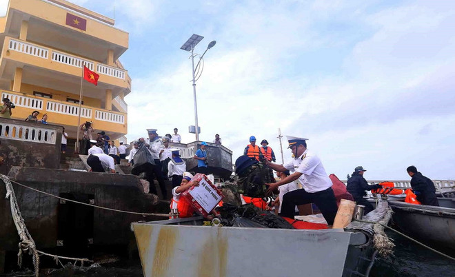 Vượt trùng khơi mang Tết đến, Xuân sớm với quần đảo Trường Sa ảnh 1