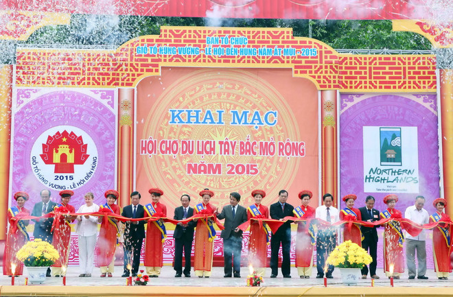 [Photo] Hội chợ du lịch Tây Bắc nhân Giổ Tổ Hùng Vương ảnh 4