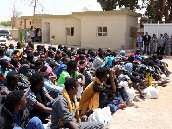 [Video] EU đề nghị các nước thành viên tiếp nhận người tị nạn ảnh 1