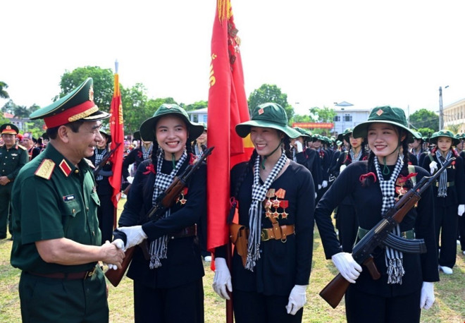 dai tuong phan van giang_kiem tra luc luong dieu binh_dieu hanh.jpg