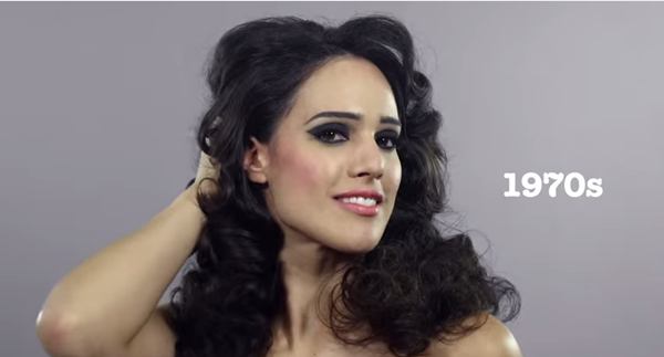 Vẻ đẹp và trang phục thay đổi qua 100 năm của phụ nữ Iran ảnh 7