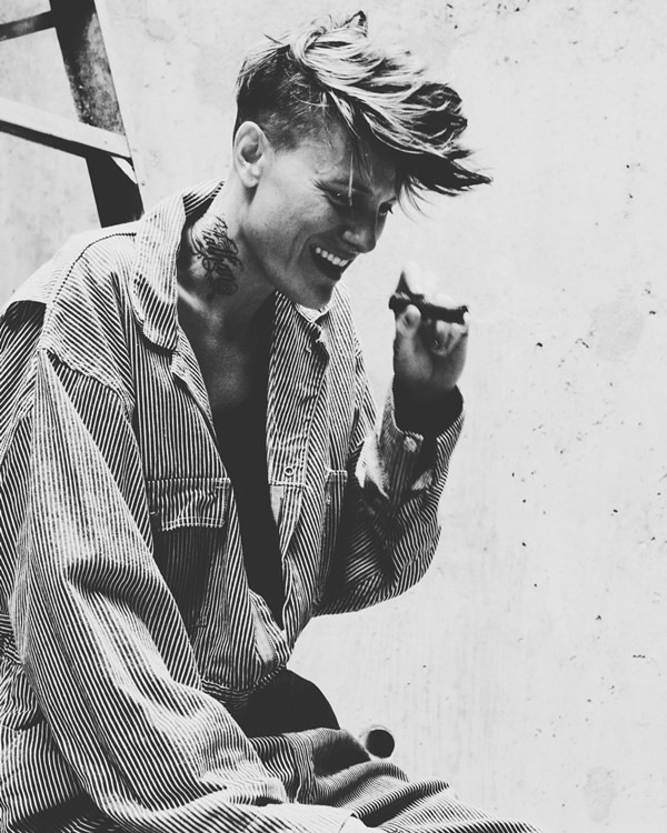 Casey Legler - Người mẫu nữ có vẻ đẹp nam tính hơn cả đàn ông ảnh 1
