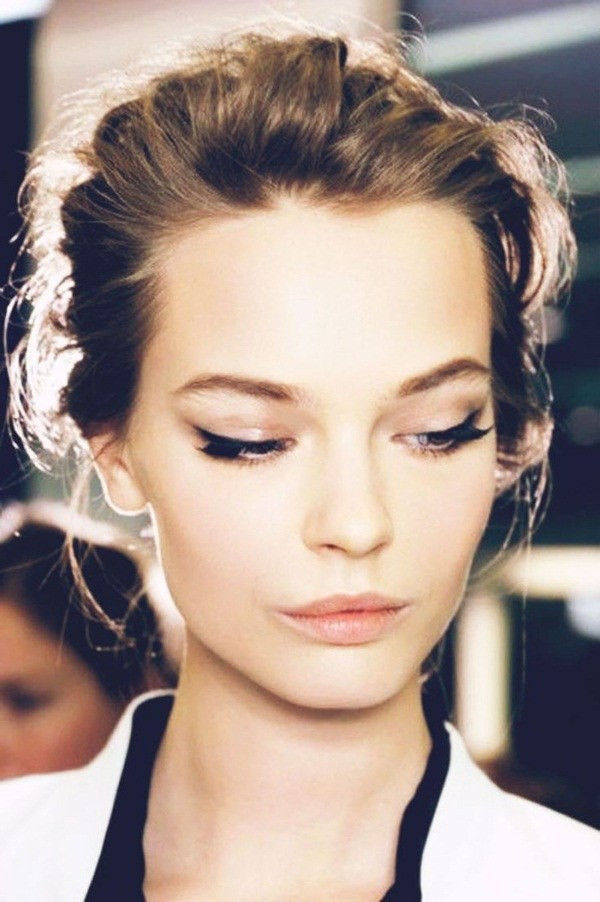 Những mẹo vặt cần biết để khuôn mặt bừng sáng chỉ sau 60 giây ảnh 5