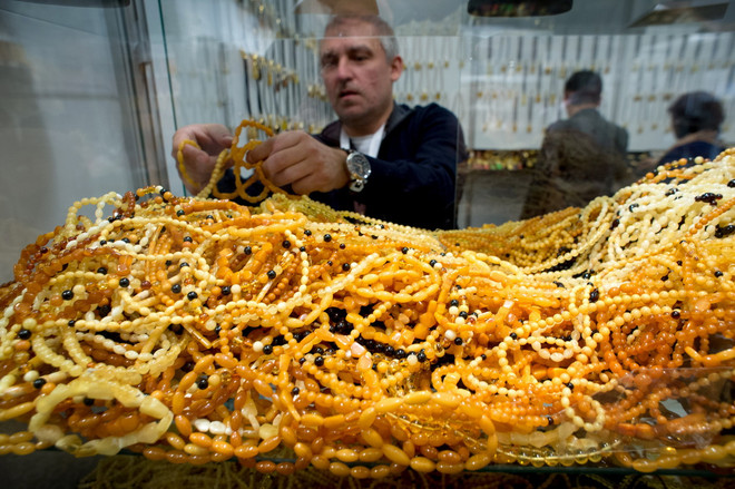 [Photo] Triển lãm “Hành trình Hổ phách” tại thành phố Vilnius ảnh 4