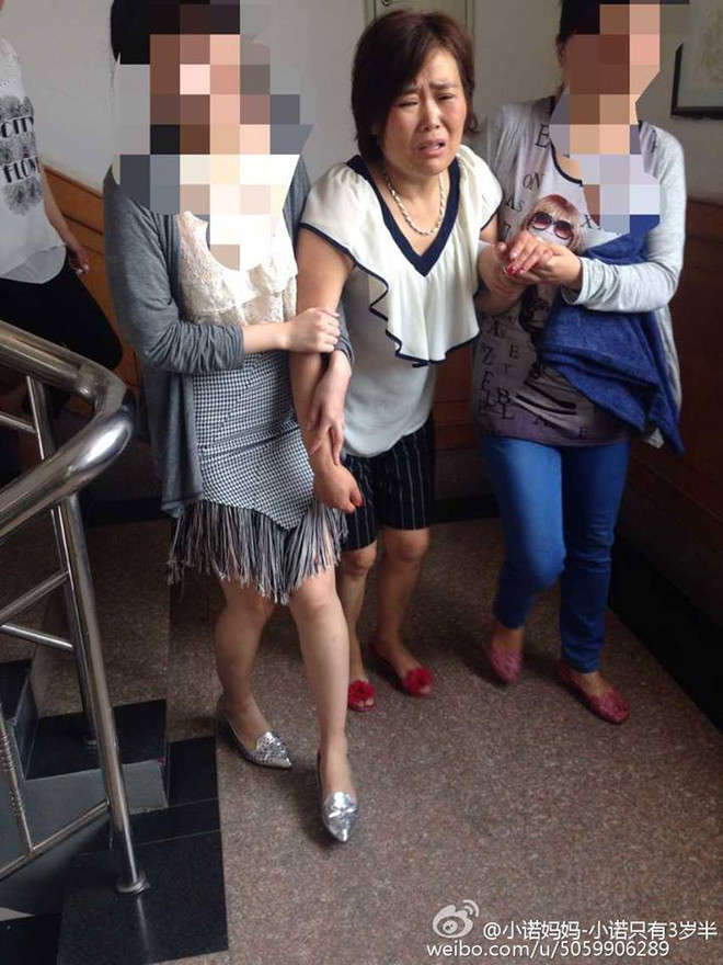 Bé 3 tuổi bị tử vong vì bị thầy giáo bỏ quên trong xe 9 tiếng ảnh 1