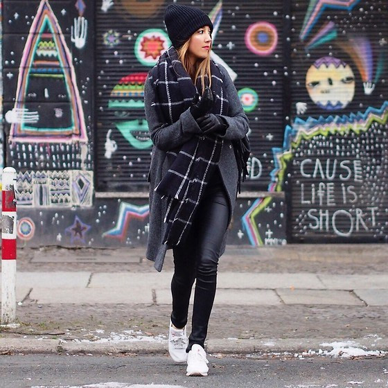 Bốn tuyệt chiêu để mặc đồ da trở nên mềm mại và nữ tính hơn ảnh 7