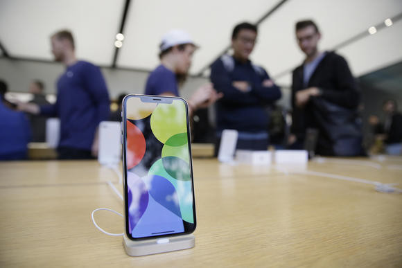 Tờ Nikkei: Apple giảm một nửa chỉ tiêu sản xuất iPhone X trong quý 1 ảnh 1
