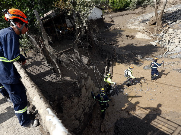 Hàng nghìn người Peru thiếu nước sạch trong nhiều ngày do mưa lũ ảnh 1