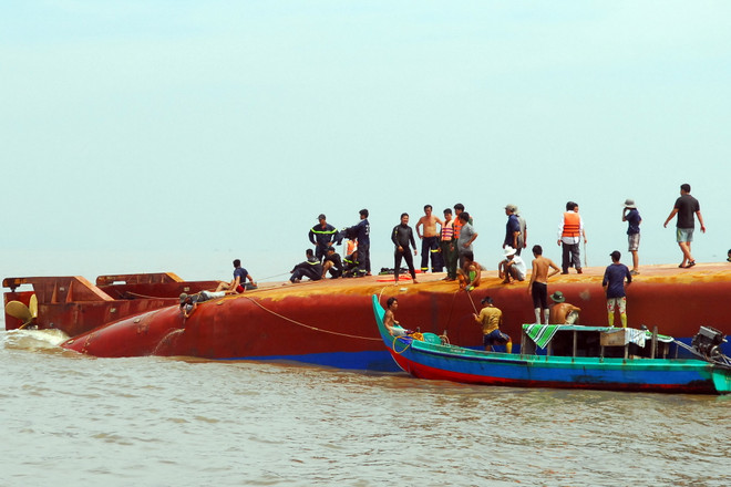 Thủ tướng ​ra công điện về tìm kiếm, cứu nạn tàu Hoàng Phúc 18 ảnh 1