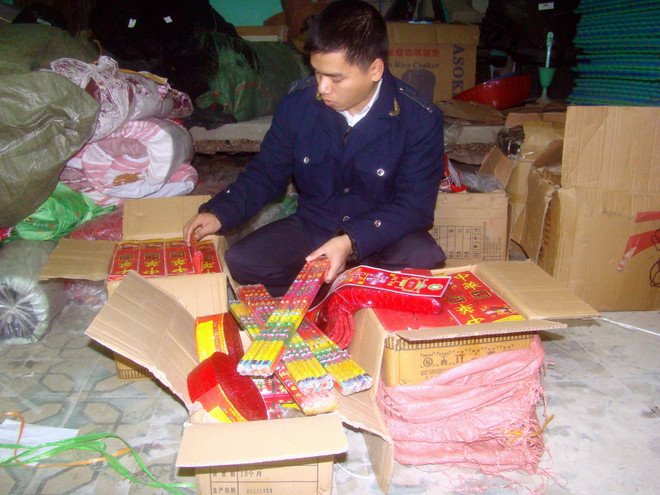 Cao Bằng: Bắt giữ 2 đối tượng vận chuyển gần 50kg pháo lậu ảnh 1