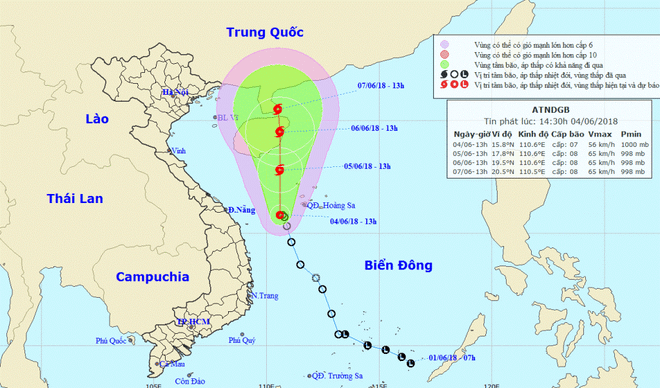 Áp thấp nhiệt đới đi về phía Tây, gây mưa lớn và biển động ở Trung Bộ ảnh 1