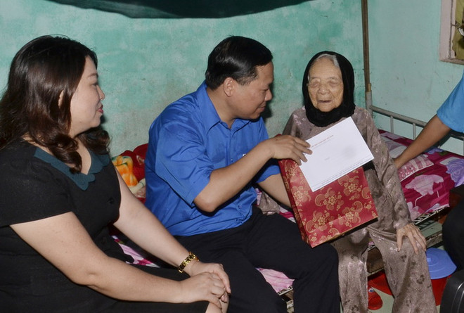 Tuổi trẻ Việt Nam hành trình tri ân “Theo bước chân người anh hùng” ảnh 1