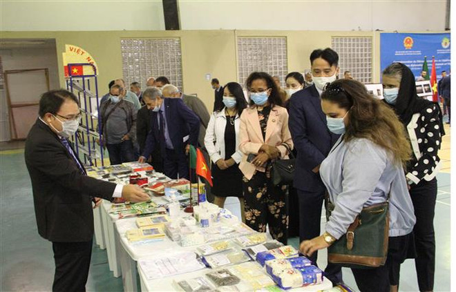 Triển lãm ảnh danh lam thắng cảnh Algeria và Việt Nam tại Algiers ảnh 2