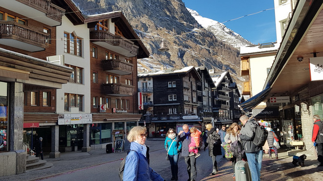 Ghé thăm thiên đường trượt tuyết và leo núi nổi tiếng của Thụy Sĩ ảnh 7