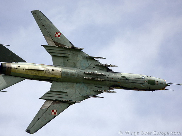 Hãng máy bay Sukhoi gặp khó do phương Tây trừng phạt Nga ảnh 1