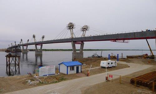 Hợp long đoạn cầu cao tốc xuyên biên giới Trung Quốc-Nga ảnh 1