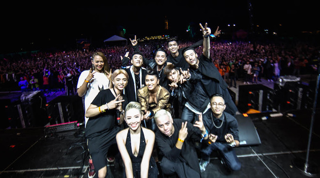 Các nhóm nhạc Underground “thổi lửa” cho đêm diễn Monsoon 9/10 ảnh 1