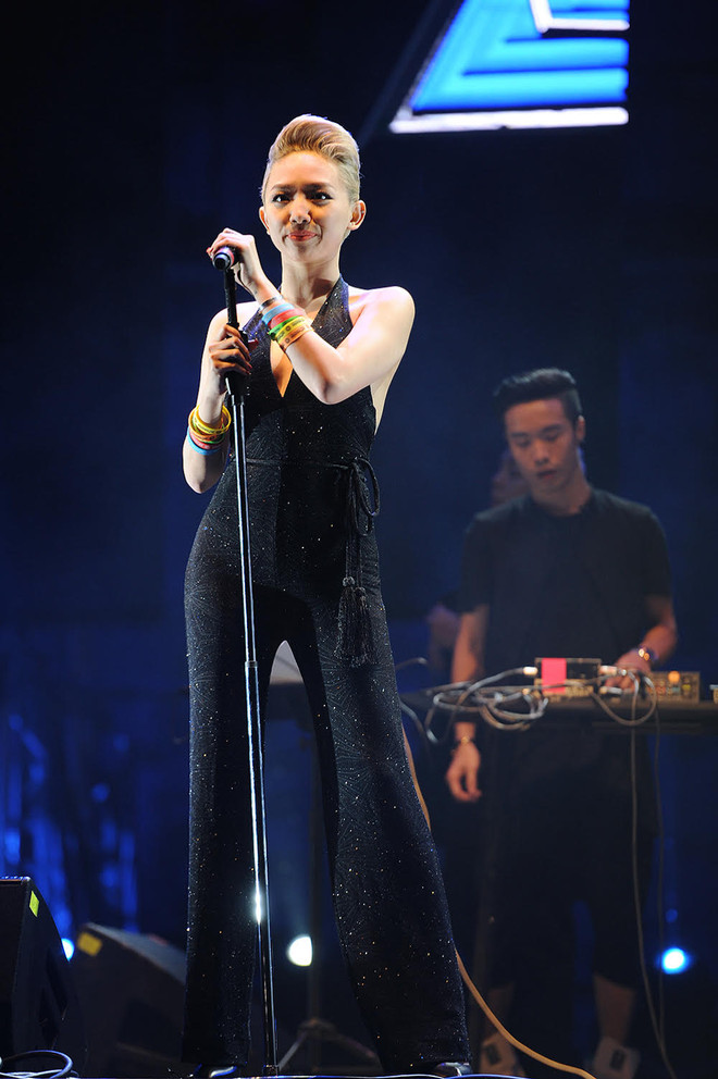 Các nhóm nhạc Underground “thổi lửa” cho đêm diễn Monsoon 9/10 ảnh 6