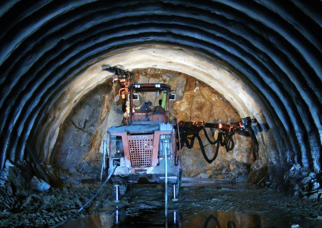 Quảng Nam: Lập tổ kiểm tra hư hại do nổ mìn xây đường hầm ảnh 1