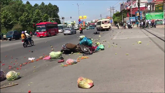 Xe khách vượt đèn đỏ gây tai nạn, ít nhất 6 người bị thương nặng ảnh 1