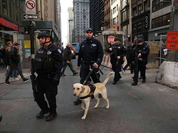 Tổng thống Mỹ khẳng định tiêu diệt IS là ưu tiên hàng đầu ảnh 1