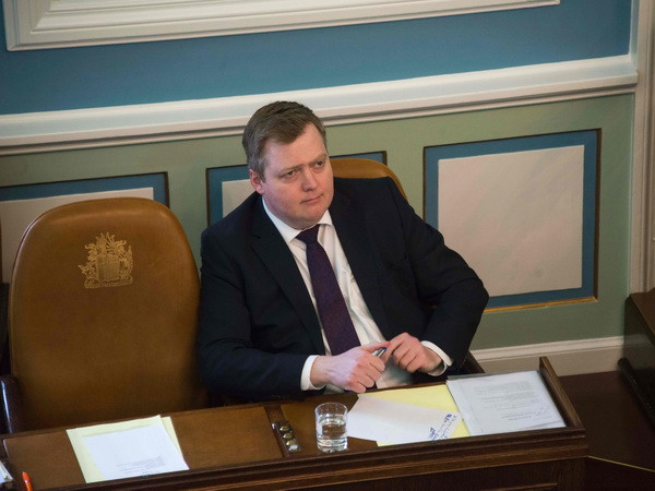 Thủ tướng Iceland giới thiệu quan chức cùng đảng lên thay ảnh 1