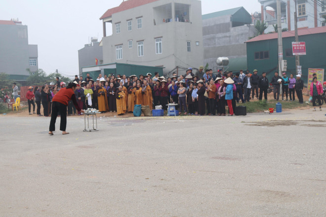 Vụ xe khách đâm đoàn người đưa tang ở Vĩnh Phúc qua lời kể nhân chứng ảnh 1