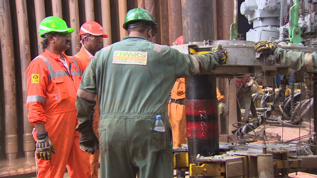 Angola thả nổi giá xăng, Nigieria giảm 90% trợ cấp giá nhiên liệu ảnh 1