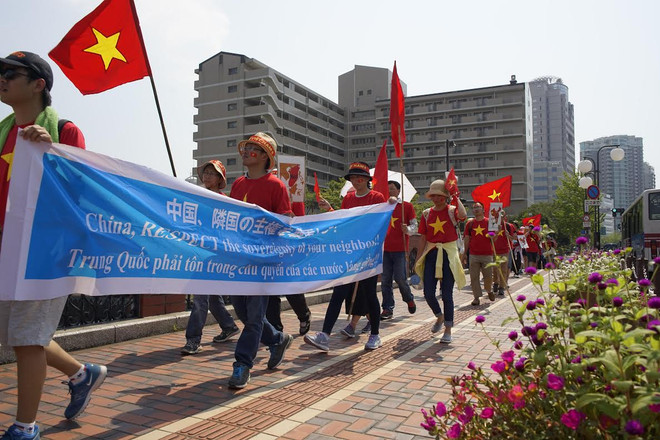 Người Việt tại Fukuoka, Hiroshima tuần hành phản đối Trung Quốc ảnh 1