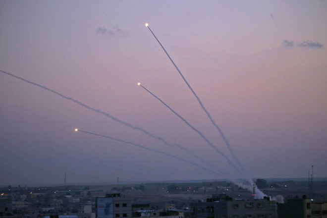 Các tay súng Palestin bắn nhiều rocket vào lãnh thổ Israel ảnh 1