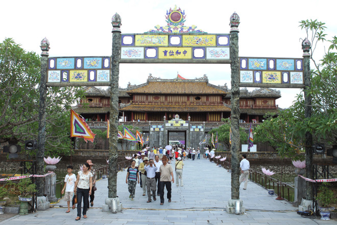 Đối thoại trực tuyến về bảo tồn di sản, phát triển Festival Huế ảnh 1