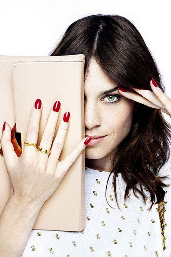 Alexa Chung: “Tôi cầu kỳ với thời trang nhưng giản đơn chuyện làm đẹp ảnh 3