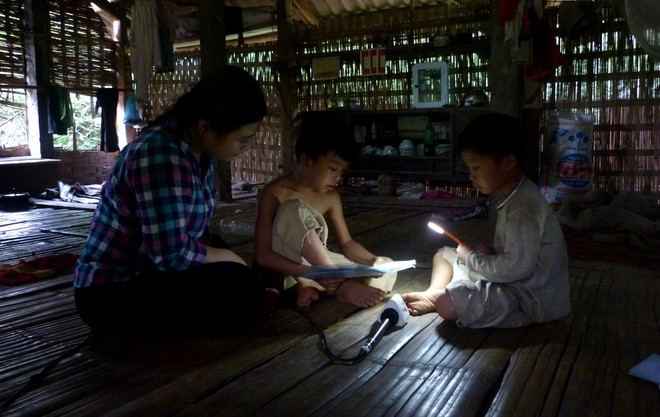 20 năm sống không điện, không đường giữa lòng thành phố ảnh 1