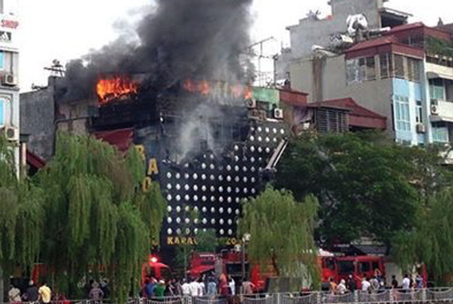 Hải Phòng: Kịp thời dập tắt đám cháy tại quán karaoke 7 tầng ảnh 1