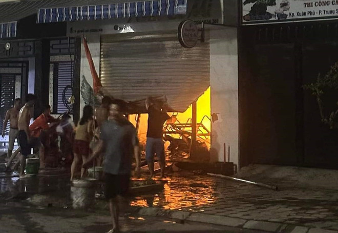 Xe điện bốc cháy khi đang sạc điện trong đêm, hai bà cháu thiệt mạng ảnh 1