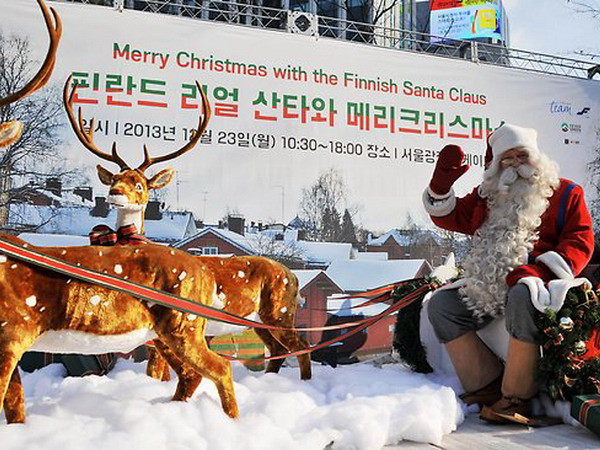Phần Lan đưa "thương hiệu" Ông già Noel tới thế giới ảnh 1