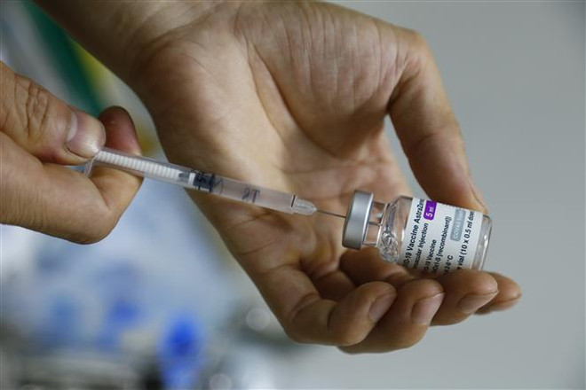 Tiêm vaccine ngừa COVID-19 ở Tuyên Quang. (Ảnh: Nam Sương/TTXVN) Quỹ vaccine phòng COVID-19 đã nhận được 8.665 tỷ đồng ảnh 1