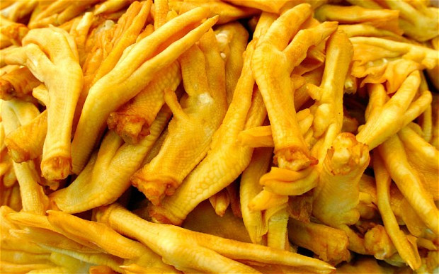 Trung Quốc phát hiện đường dây làm chân gà "bẩn" ảnh 1