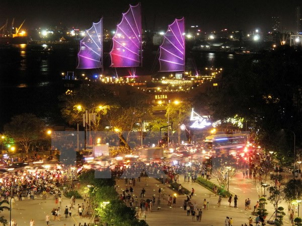 [Video] Các đơn vị công an tăng cường an ninh phố đi bộ Nguyễn Huệ ảnh 1