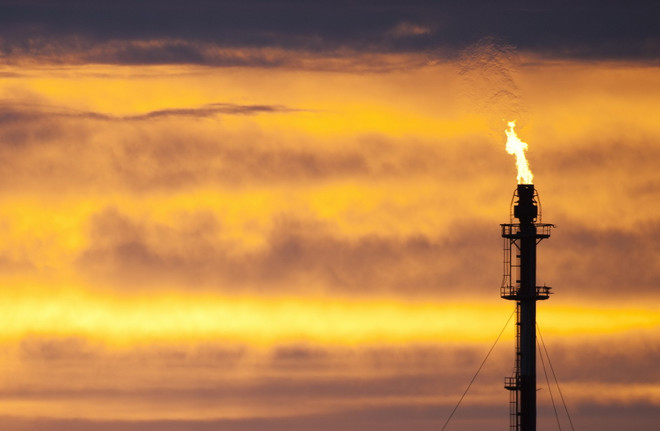 Giá dầu châu Á giảm trở lại vì báo cáo của Bộ Năng lượng Mỹ ảnh 1