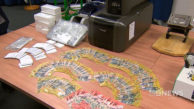 Australia triệt phá một tổ chức làm giấy tờ giả quy mô lớn ảnh 1